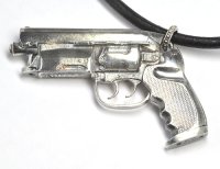 天然石ダイヤモンド付きの拳銃（ハンドガン）モチーフのペンダント・ネックレス・SILVER(シルバー)