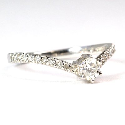 画像1: NEW！シンプルで可愛い婚約指輪（エンゲージリング）！！天然石ダイヤ・Pt900(プラチナ)・リング(指輪)売約済