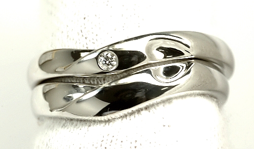 女性用に天然石ダイヤ付・セミオーダー・指輪が重なるとハートになる人気の結婚指輪（マリッジリング）・Pt900(プラチナ)・ペアリング(指輪)